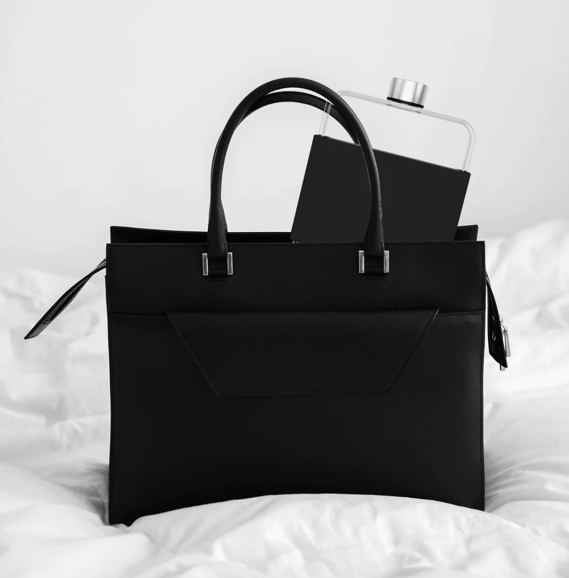 Flat water bottle | 0.5L + 2 caps